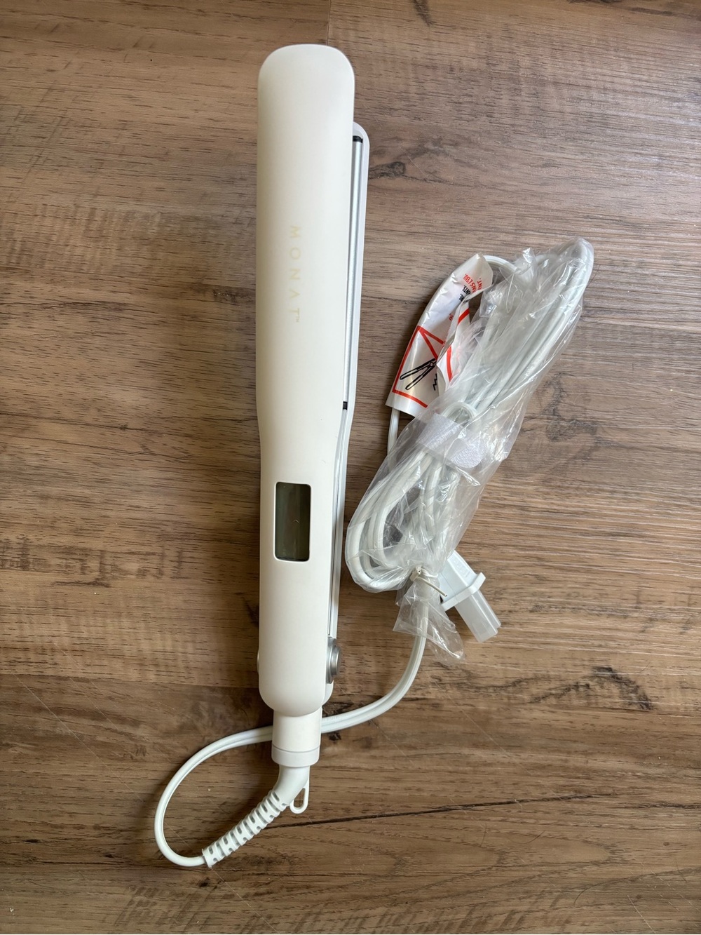 White MONAT Digital Flat Iron